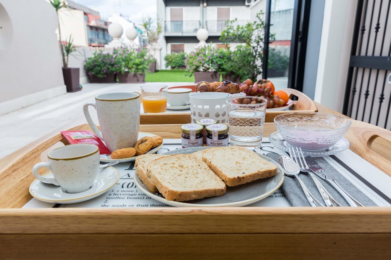 200 & Terrace Couette-café Bari